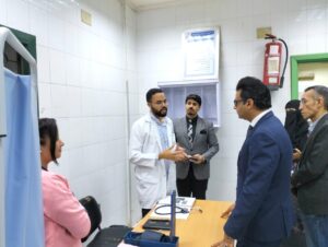 الدكتور عمرو دويدار وكيل وزارة الصحة بسوهاج 