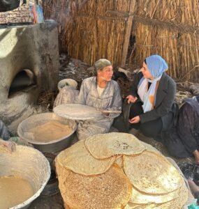 العيش الفلاحي مصدر رزق سيدات الريف في محافظة الشرقية 