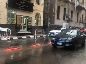 سقوط امطار غزيرة على الإسكندرية- موقع اليوم 