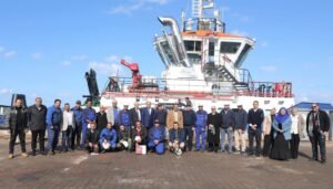 استلام قاطرة بميناء الإسكندرية 