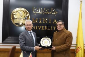 تكريم مستشار الجامعة