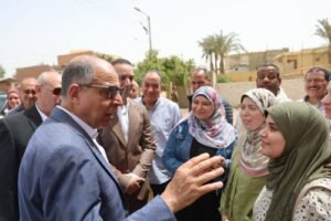 المحافظ يستمع لشكاوى المواطنين