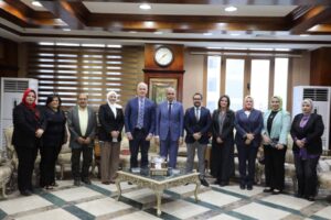 الوفد الكندى مع محافظ المنيا