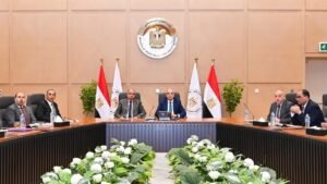 محافظ المنيا مع وزير الري