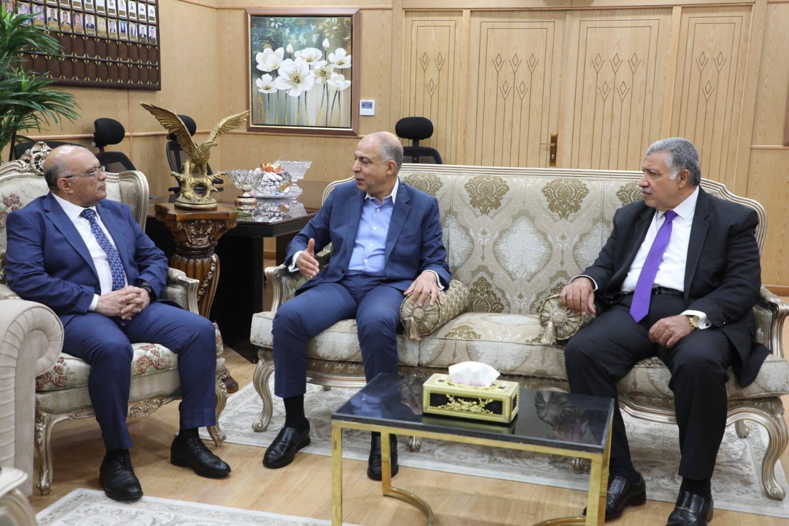 محافظ المنيا يهنىء مدير الامن