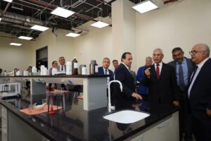 افتتاح معامل بالجامعة المنيا الاهليه