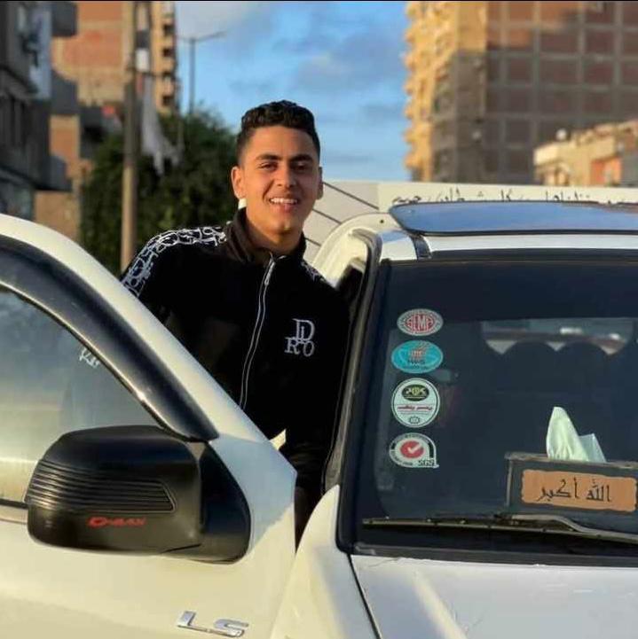 صورة الشاب المتوفي