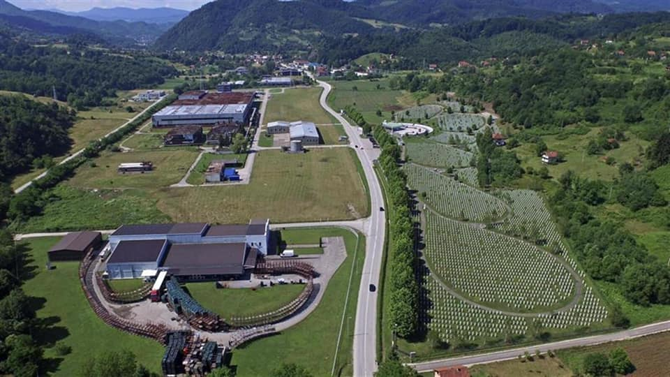 مذبحة سربرنيتسا.. قرية خضراء ومقابر بيضاء