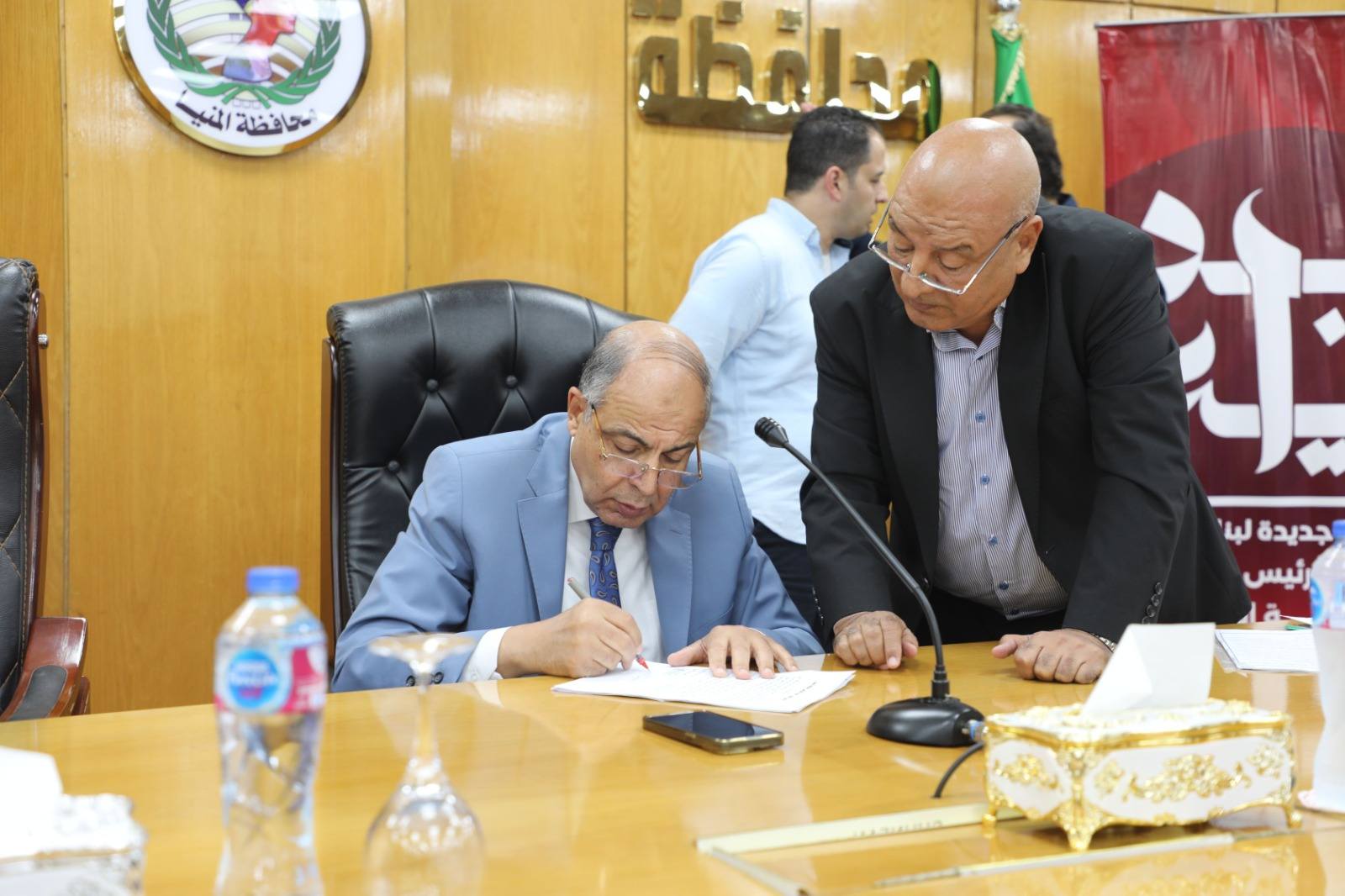 احد النواب يلتقي حافظ المنيا