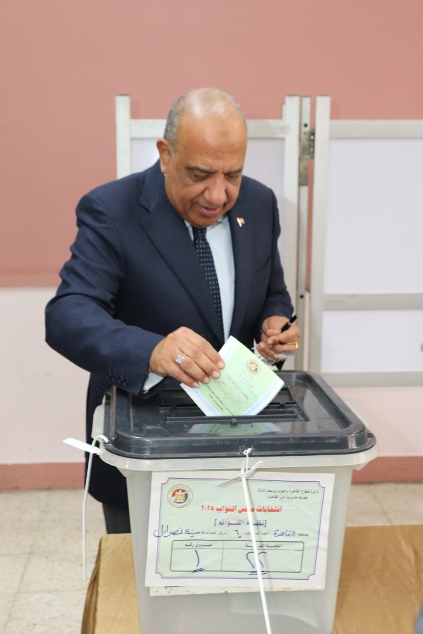 وزير الكهرباء