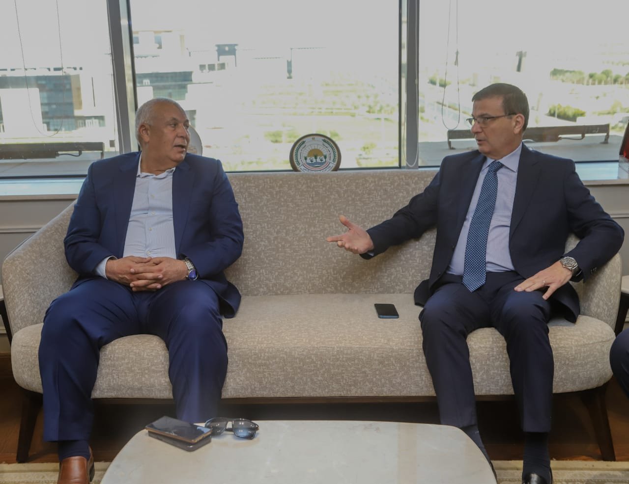 اجتماع وزير الزراعة مع محافظ الوادي الجديد