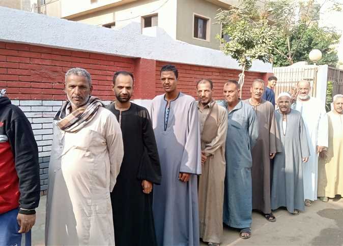 الناخبون امام لجان المنيا