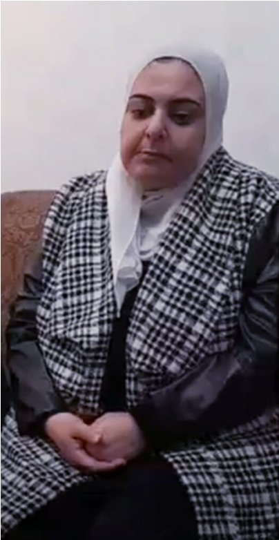 والدة الشاب المصاب