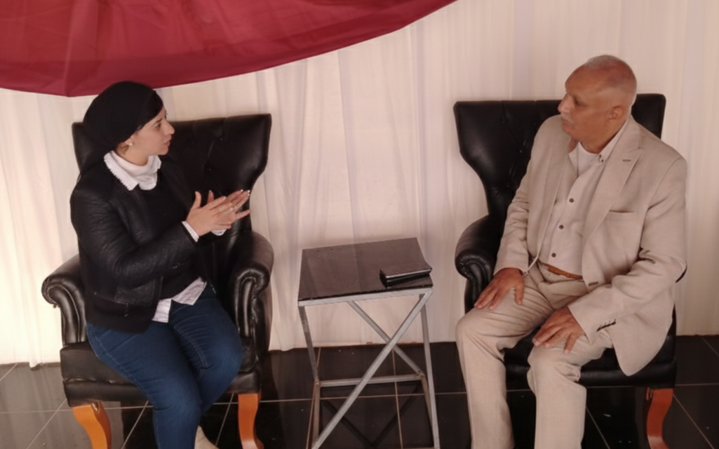 محررة اليوم مع هشام الدجوي رئيس شعبة المواد الغذائية بالغرفة التجارية بالجيزة داخل معارض أهلا رمضان