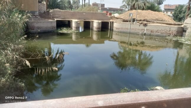 الوضع في قناطر عرب مطير خلال تطهير أجزاء منها يوم 5 أبريل 2026