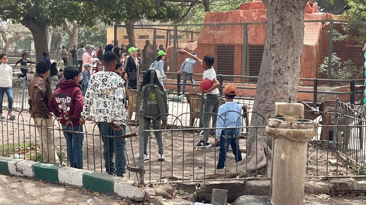 استقبال الزائرين بالحدائق