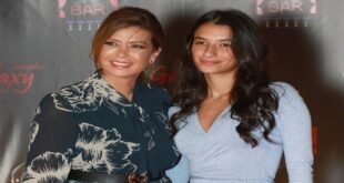 منال سلامة وإبنتها أميرة أديب