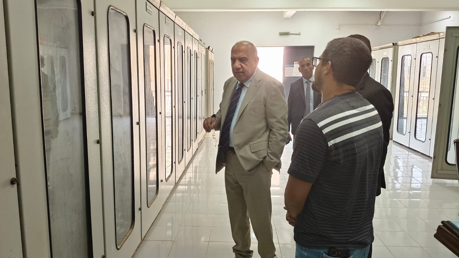 وزير الكهرباء
